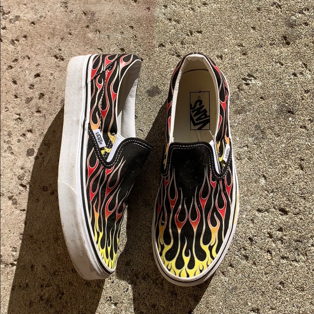 RARE 🔥 LIMITED EDITION FLAME VANS NWOT